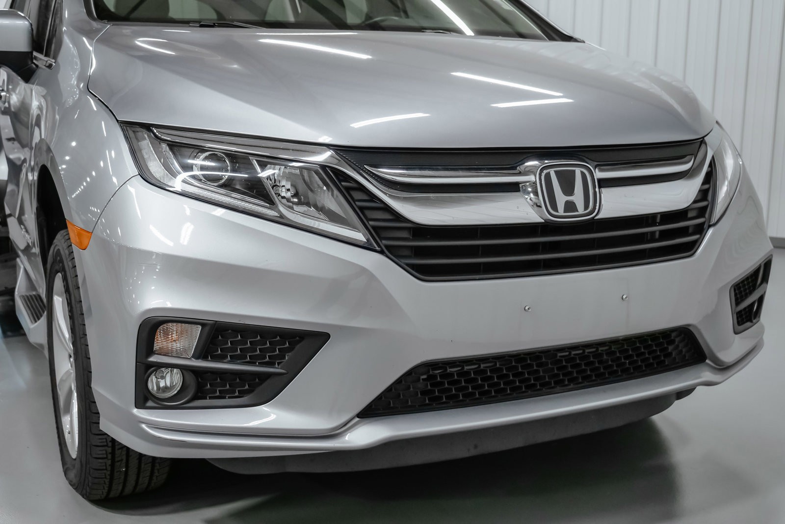 Exploring the Honda Odyssey A13: Luxury and Versatility Combined