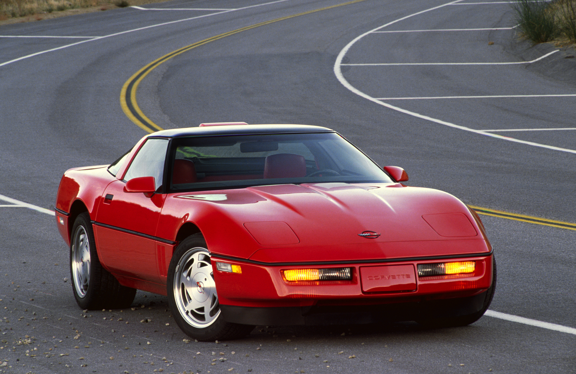 Unleashing the power: 1990 Chevy Corvette specs revealed!