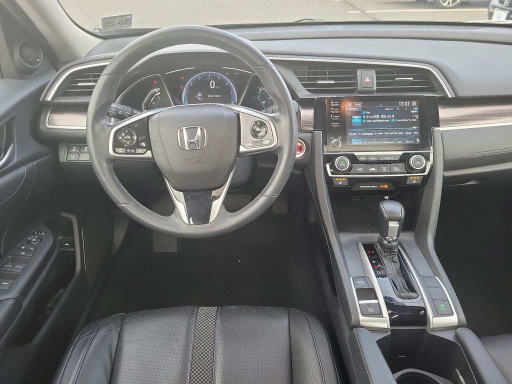Upgrade your ride with a Honda Civic radio that rocks!